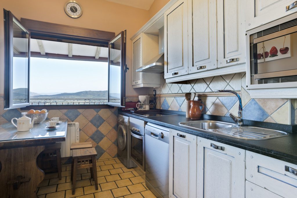 Casa Rural con SPA Mirador de la Covatilla en Guijo de Ávila - Cocina