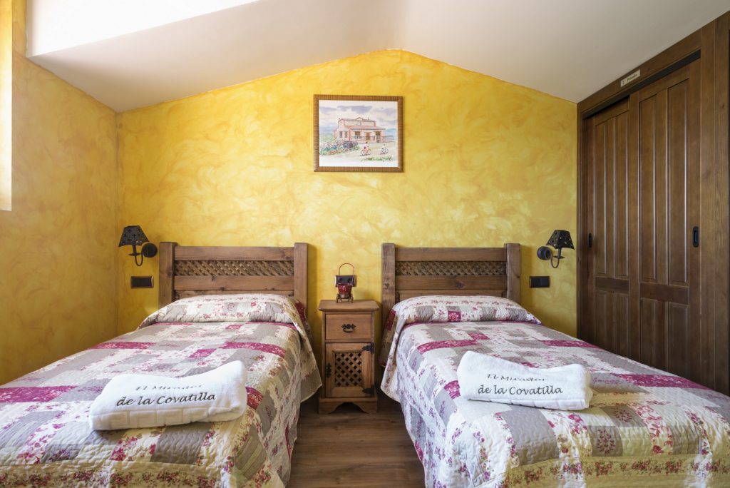 Casa Rural con SPA Mirador de la Covatilla en Guijo de Ávila - Habitación