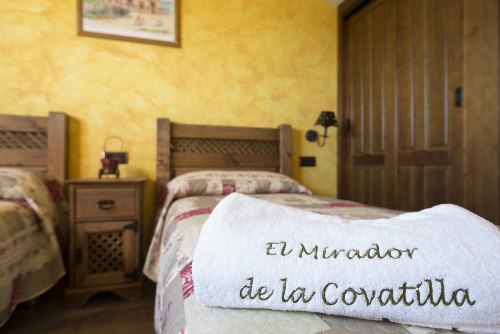 Casa Rural con SPA Mirador de la Covatilla en Guijo de Ávila - Habitación