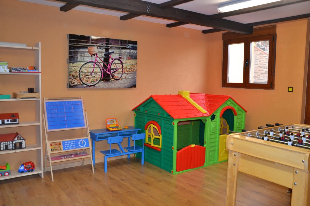Casa Rural con SPA Mirador de la Covatilla en Guijo de Ávila - Sala Juegos