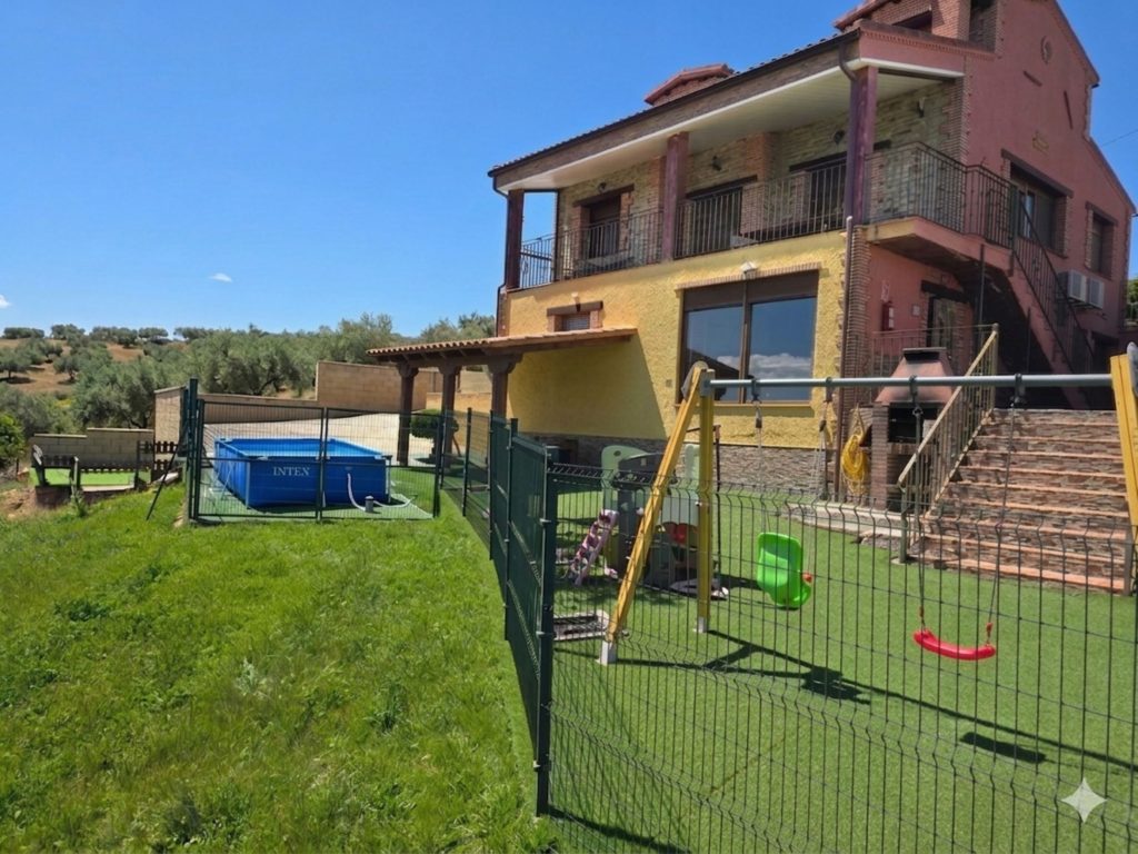 Casa Rural con SPA Mirador de la Covatilla en Guijo de Ávila - Piscina